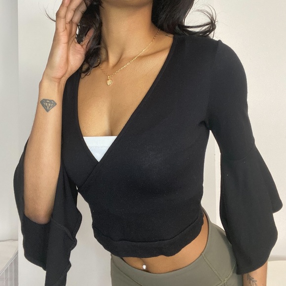 CLASSY BLACK CROP TOP - Picture 1 of 5